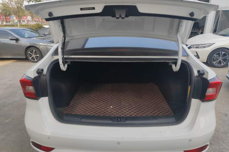 Used Roewe i5 2019 1.5L Manual 4G Connectable Langhao Edition
