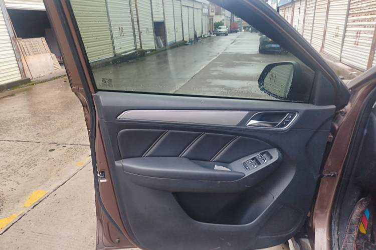 Used Roewe RX5 2018 20T Two-Wheel Drive Automatic Flagship Edition
