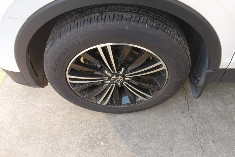 Used Volkswagen Tiguan L 2021 330TSI Automatic Two-Wheel Drive Smart Edition
