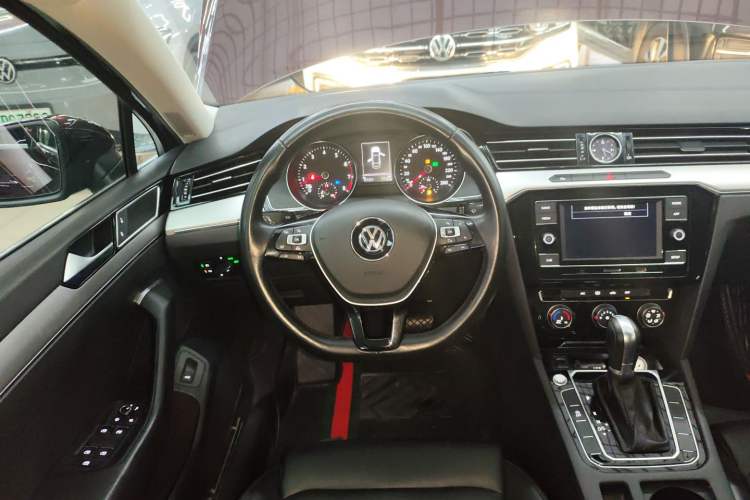 Used Volkswagen Magotan 2018 330TSI DSG Advanced Model
