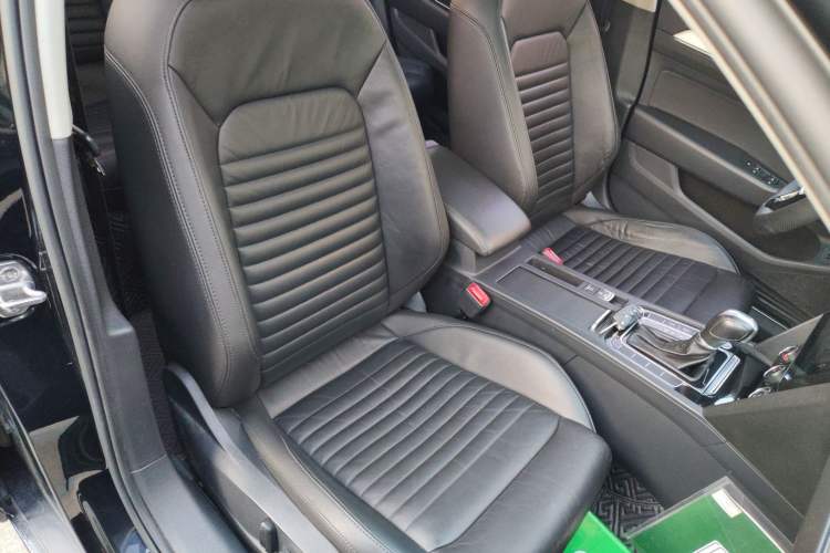 Used Volkswagen Magotan 2018 330TSI DSG Advanced Model
