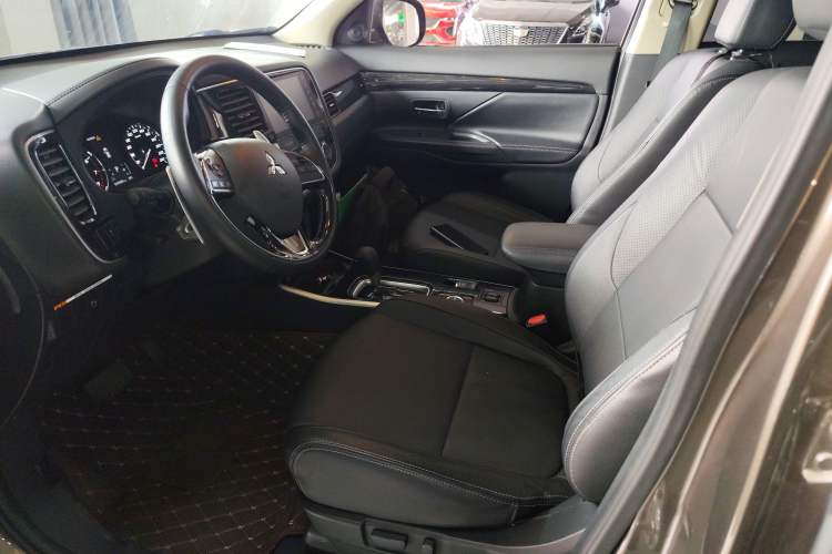 Used Mitsubishi Outlander 2018 2.4L 4x4 Elite Edition 5 Seats