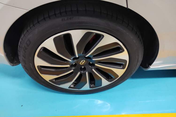 Used Hima AITO M5 2022 Extended-Range Four-Wheel Drive Flagship Edition
