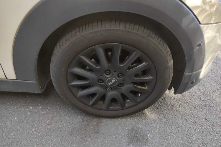 Used  MINI 2019 1.5T COOPER Classic Edition Five-Door Version
