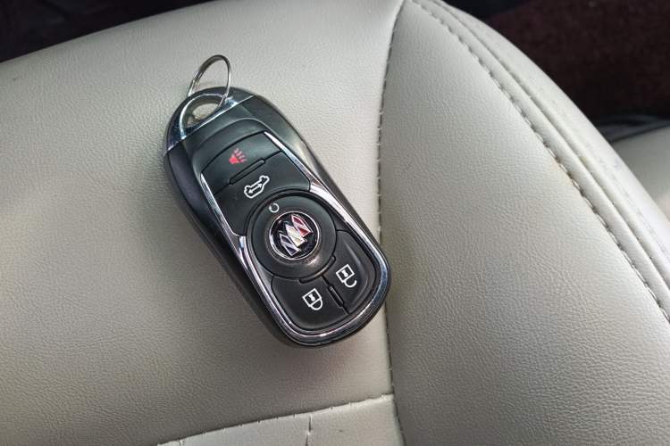 Used Buick GL8 2023 Land Executive Class Smart Enjoyment Model