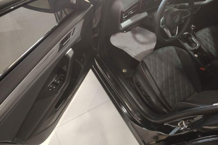 Used Volkswagen Sagitar 2025 300TSI DSG Excellence Edition
