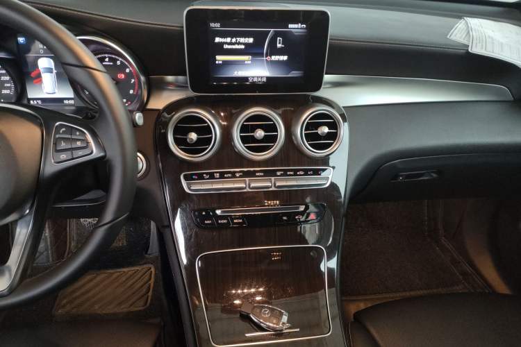 Used Mercedes-Benz GLC 2019 Facelift GLC 260 L 4MATIC Luxury Model