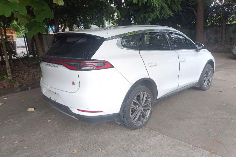 Used BYD Tang 2018 2.0T Automatic SmartConnect Prestige 7-Seater China V Standard
