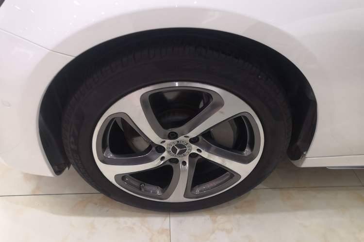 Used Mercedes-Benz E-Class 2019 Restyled E 300 L Sporty and Stylish Edition