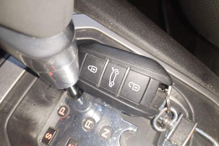 Used Peugeot 301 2014 1.6L Automatic Prestige Edition
