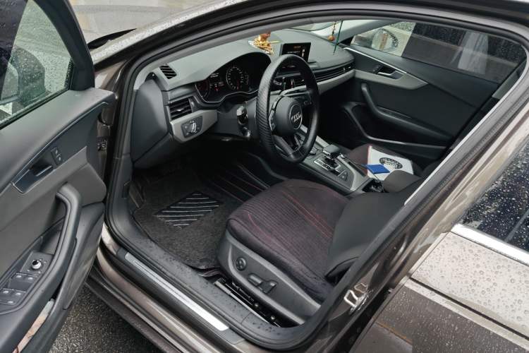 Used Audi A4L 2019 40 TFSI Ambition China VI
