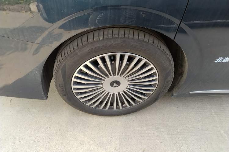 Used VOYAH Dream 2025 PHEV Four-Wheel-Drive Flagship Kunpeng Edition
