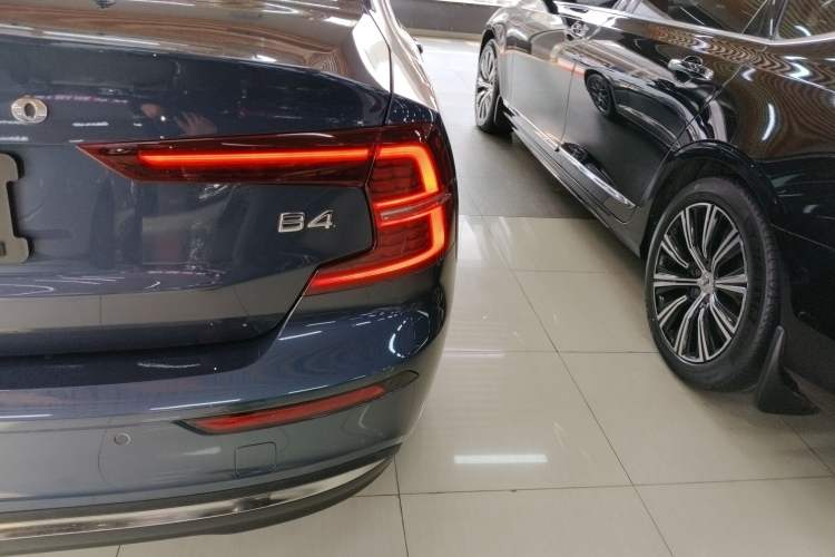 Used Volvo S60 2023 B4 Zhiyi Luxury Edition
