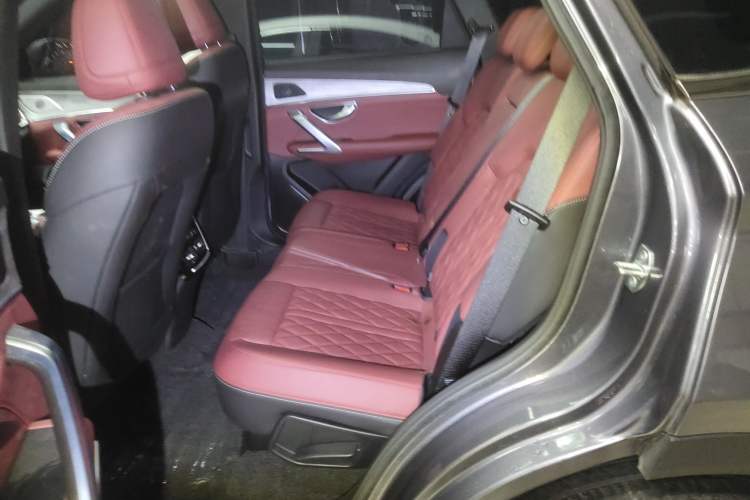 Used JETOUR X70 PLUS 2023 1.5T DCT Brave PLUS 5-Seater
