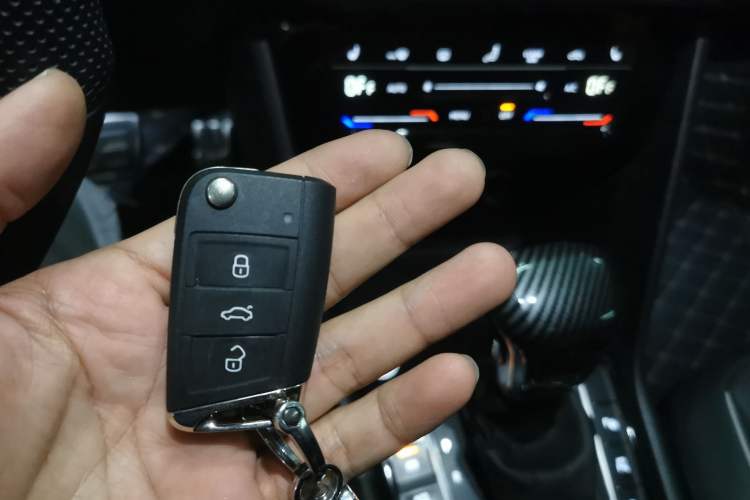 Used Volkswagen Tiguan L 2023 330TSI Automatic Two-Wheel Drive R-Line Enjoyment Edition
