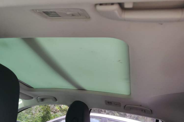 Used Volkswagen T-ROC 2018 280TSI DSG Two-Wheel Drive Advanced Version China V Emission Standard
