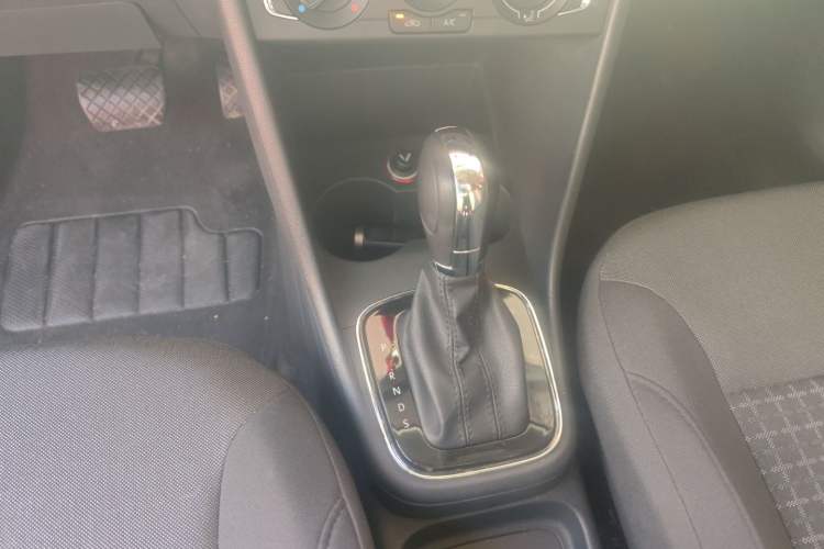 Used Volkswagen Polo 2016 1.6L Automatic Comfort Model
