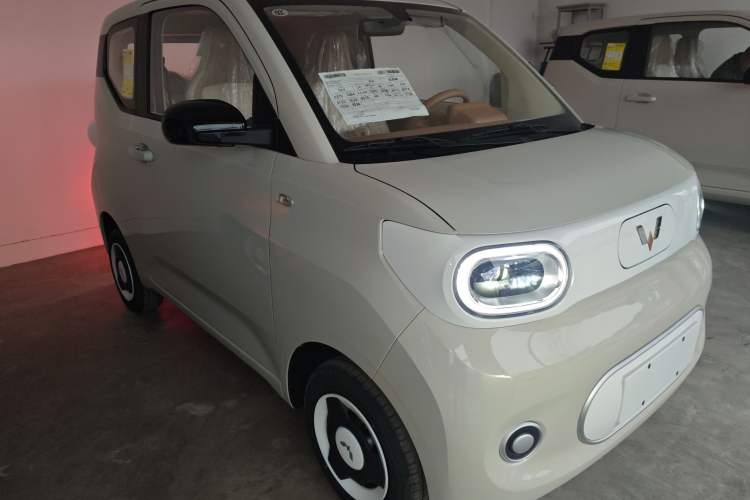 Used Wuling Hongguang MINIEV 2024 3rd Generation 215km Youth Edition
