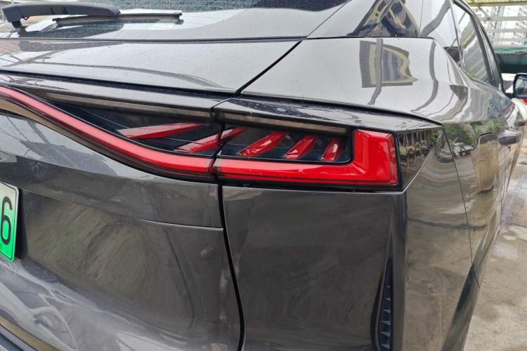 Used Changan UNI-Z New Energy 2024 Blue Whale Smart Electric iDD 125km Beyond Edition
