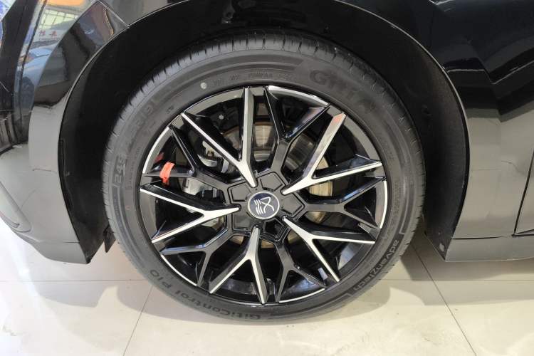 Used BYD Han 2024 EV Glory Edition 506KM Front-Wheel-Drive Premium Model
