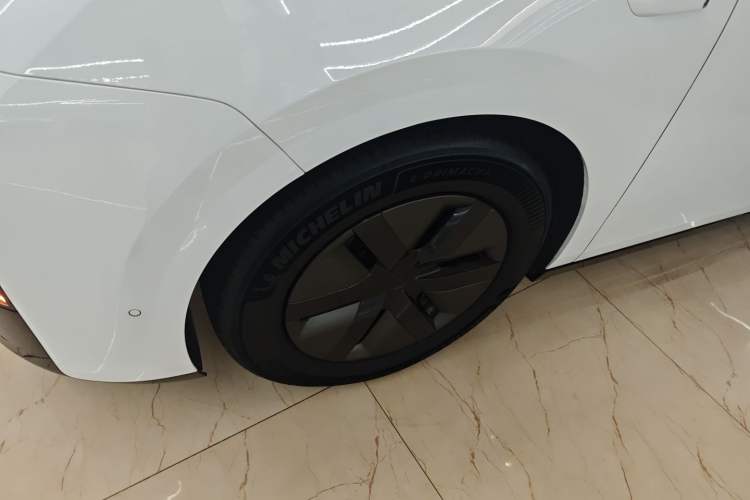 Used Li Auto MEGA 2024 Ultra Model
