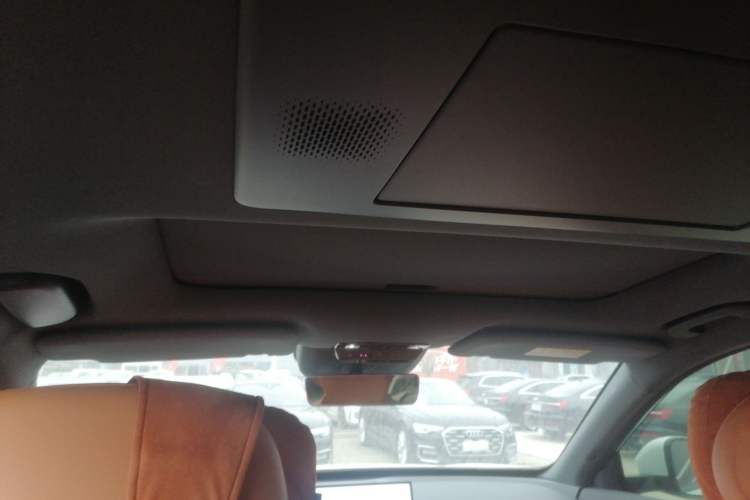 Used  eπ008 2025 210Max Range-Extended Version 5 Seats