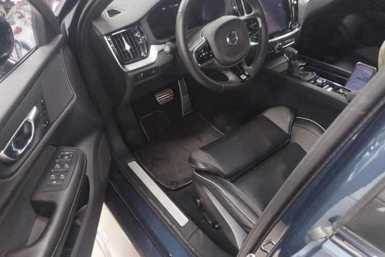 Used Volvo S60 2020 T4 Zhiyuan Sport Edition
