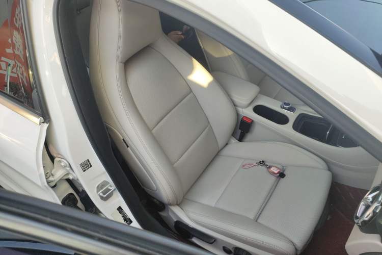 Used Mercedes-Benz GLA 2017 GLA 200 Fashion Model