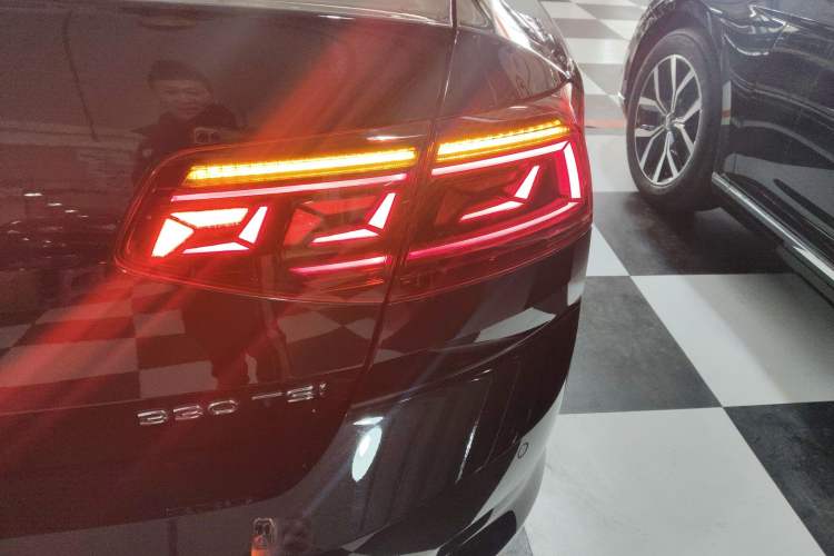 Used Volkswagen Magotan 2023 2 Million Units Commemorative Edition 330TSI DSG Luxury Version
