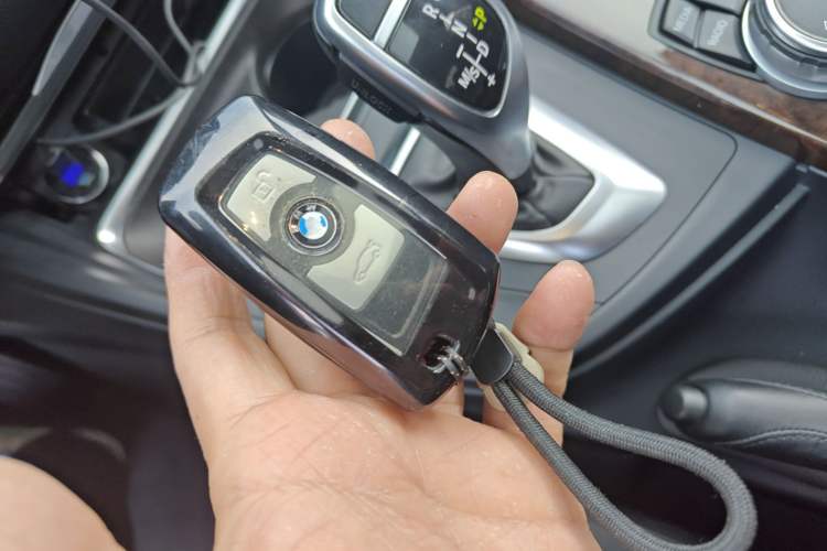 Used BMW 3 Series 2015 320Li Luxury Design Package Premium Edition