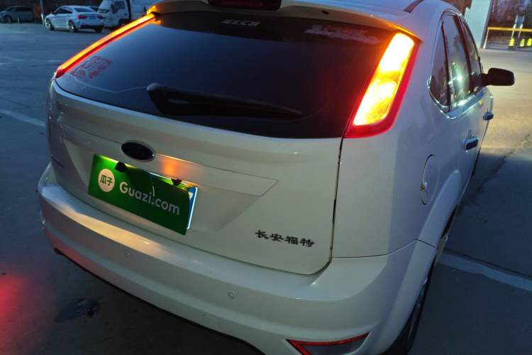 Used Ford Focus 2013 Hatchback Classic 1.8L Automatic Fashion Edition
