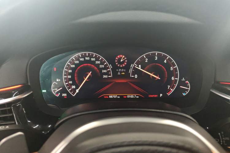 Used BMW 5 Series 2019 Facelifted 530Li Leading Edition M Sport Package
