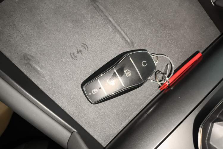 Used BYD Qin L 2025 DM-i Smart Drive 120KM Superior Model
