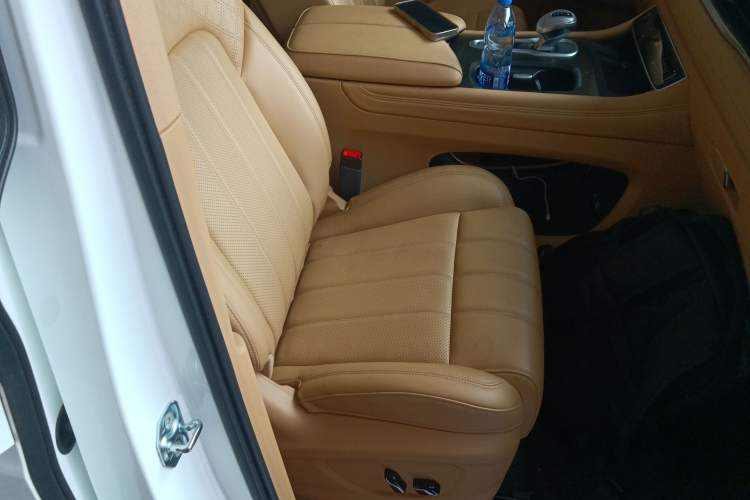 Used VOYAH Dream 2024 PHEV Extended-Range Premium Edition
