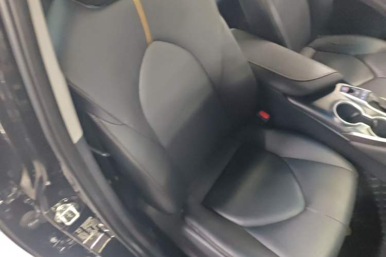 Used Toyota Camry 2021 2.5G Luxury Edition
