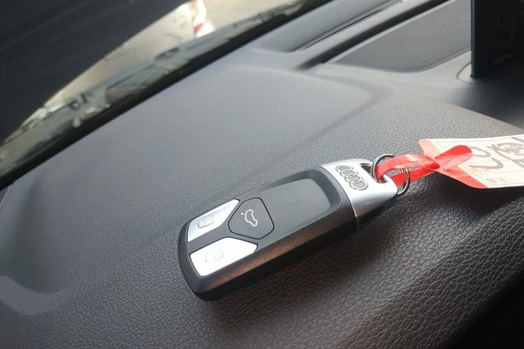 Used Audi Q7 2018 40 TFSI Comfort Model
