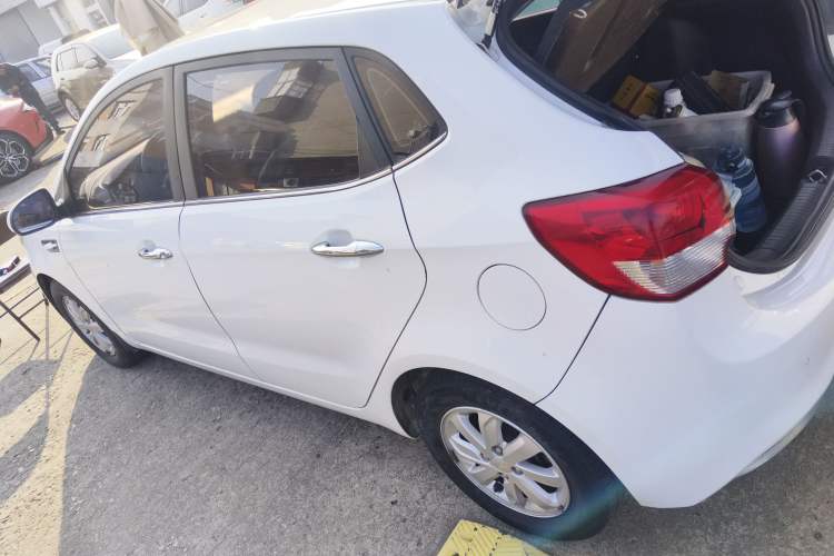 Used Kia K2 2015 Hatchback 1.4L AT GLS Cool Edition
