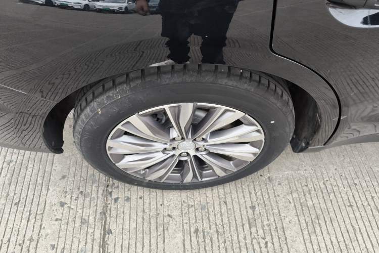 Used Hongqi E-QM5 2022 431 km Charge & Enjoy Edition
