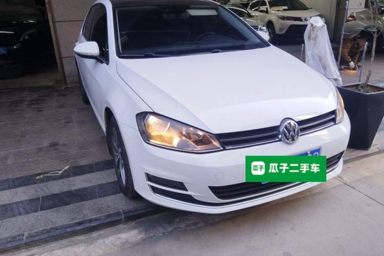 Used Volkswagen Golf 2016 230TSI Automatic Luxury Version
