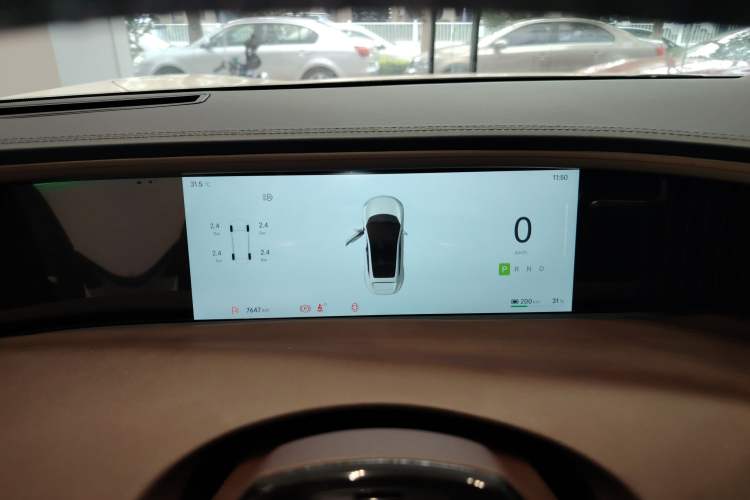 Used  11 2023 Long-Range Single-Motor Version 5 Seats
