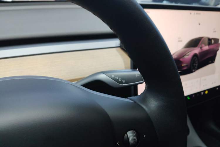 Used Tesla Model Y 2022 Long-Range All-Wheel-Drive Version