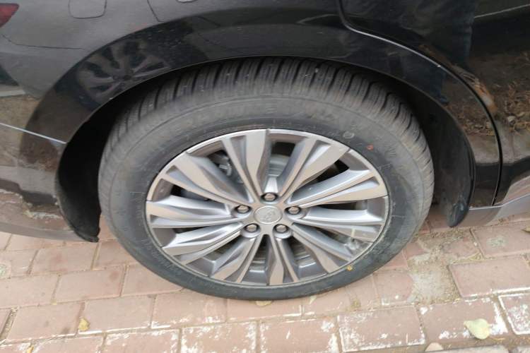 Used Hongqi E-QM5 2024 610 km PLUS
