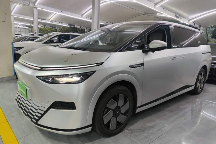 Used XPeng X9 2024 640 All-Wheel Drive High-Performance Max