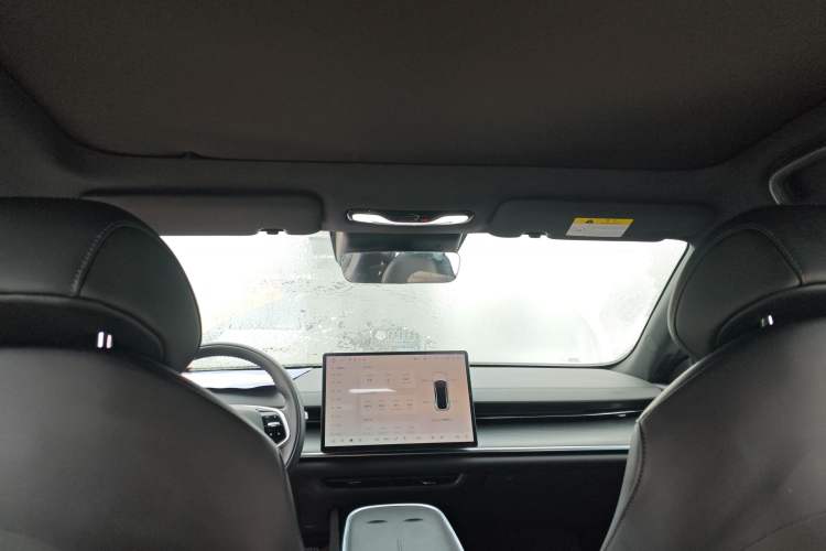 Used  A07 2025 All-Electric "Real Bargain" 525 Luxury Model