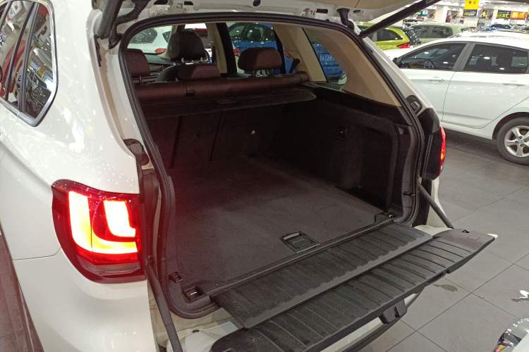 Used BMW X5 2015 xDrive28i
