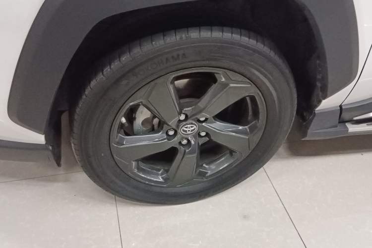 Used Toyota RAV4 2022 2.0L CVT 4x4 Fashion Edition
