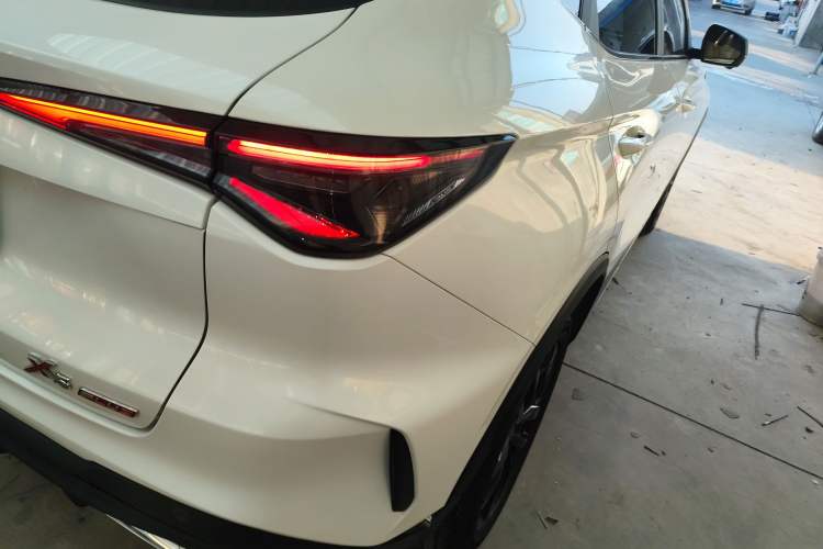 Used Oshan X5 PLUS 2023 Revised Version 1.5T DCT Navigation Edition
