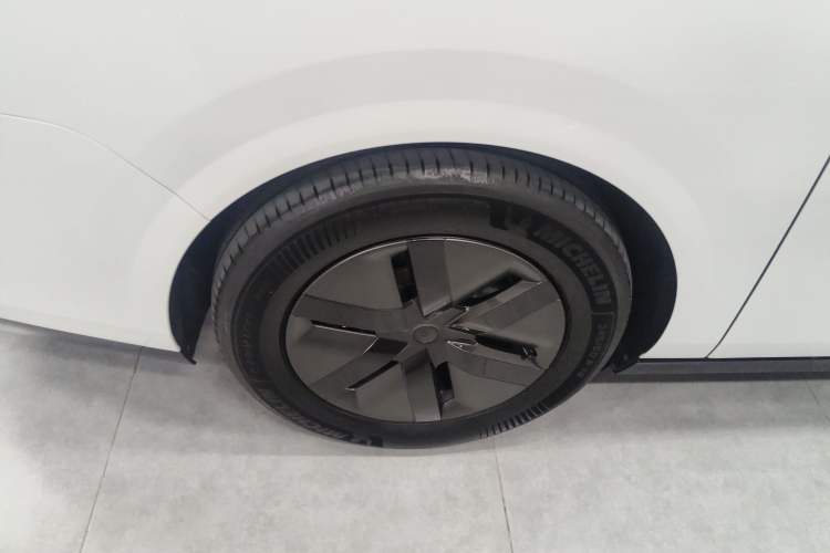 Used Li Auto MEGA 2025 Home Family Special Edition
