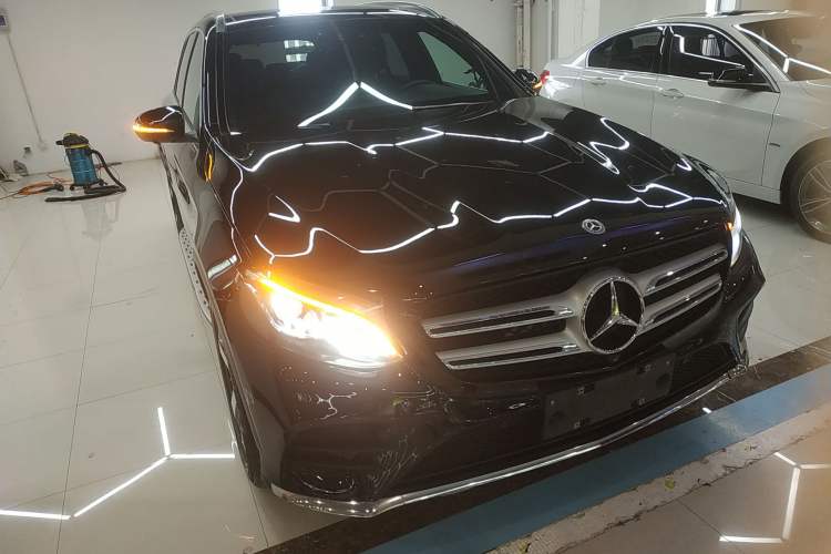 Used Mercedes-Benz GLC 2019 Facelift GLC 260 L 4MATIC Luxury Model
