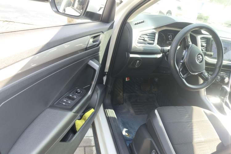 Used Volkswagen T-ROC 2019 230TSI DSG Two-Wheel-Drive Advanced Version China VI Standard